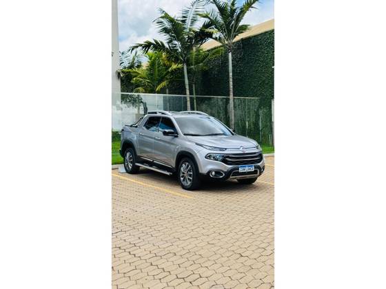 FIAT TORO 2.0 16V TURBO DIESEL VOLCANO 4WD AT9 FIAT TORO 2.0 16V TURBO DIESEL VOLCANO 4WD AT9
